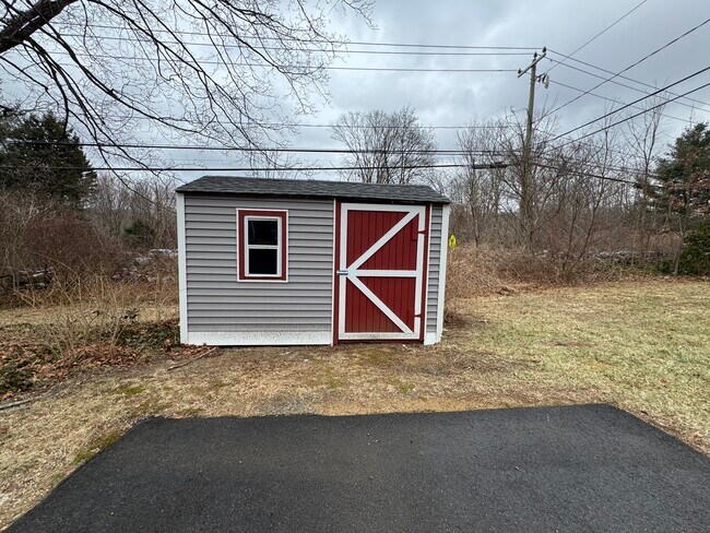 Shed in Front - 2 Champion Hill Rd