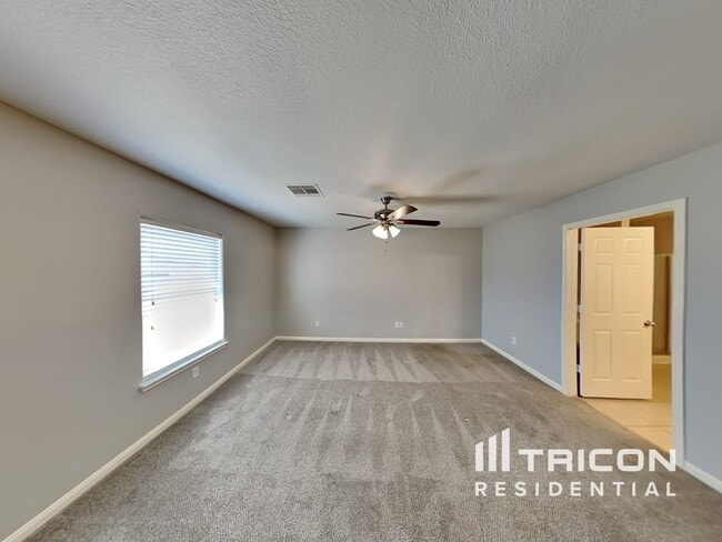 Building Photo - 1003 Marigold Rd