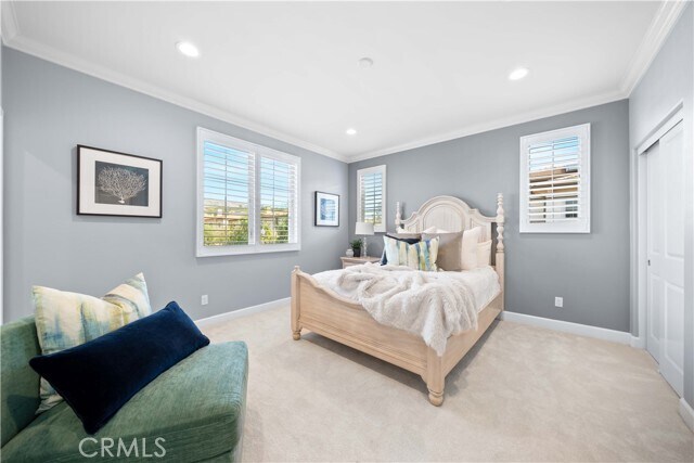 Building Photo - 26 Lowland