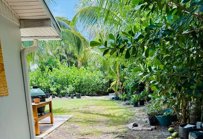 Building Photo - 3/2/1 Rocky Point Home w/Fenced Backyard &...