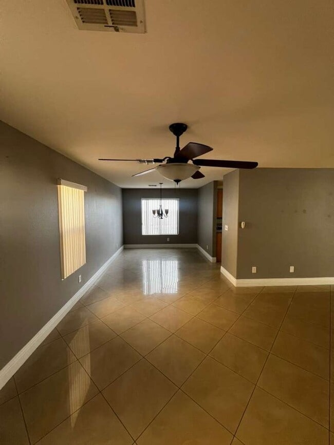 Building Photo - Must see 2 story 4 bed/3 bath home in the heart of SUMMERLIN