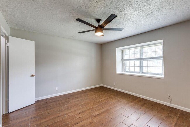 Building Photo - 3459 Greystone Dr