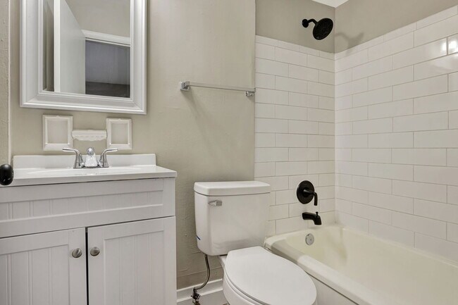 Building Photo - 2843 Cypress Way