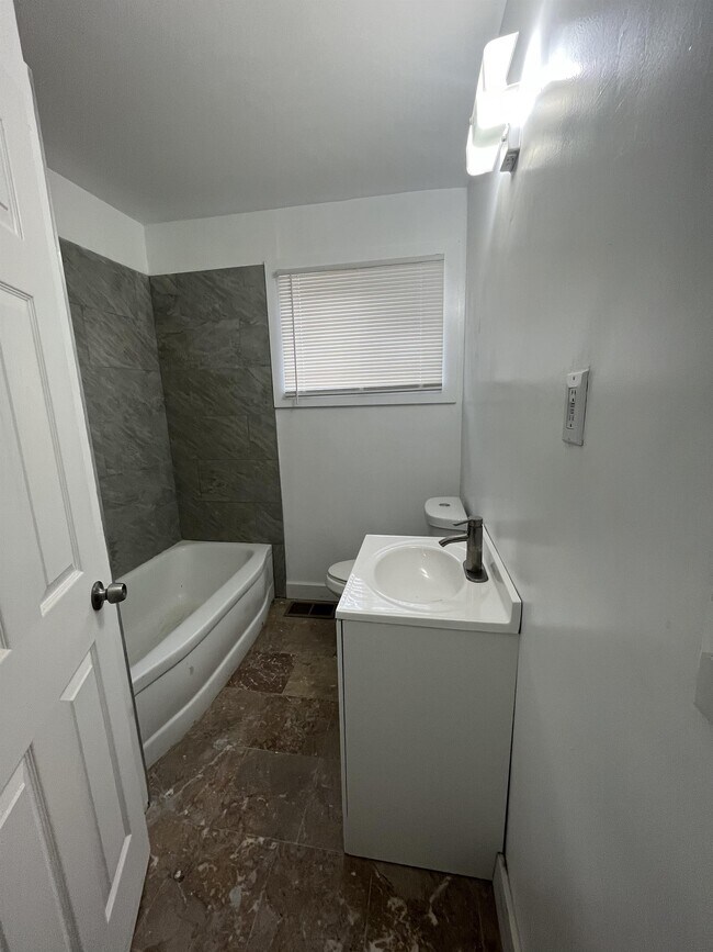 Building Photo - 11707 Fielding St