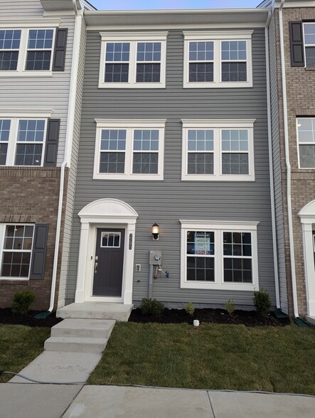Building Photo - 2290 Marcy Dr