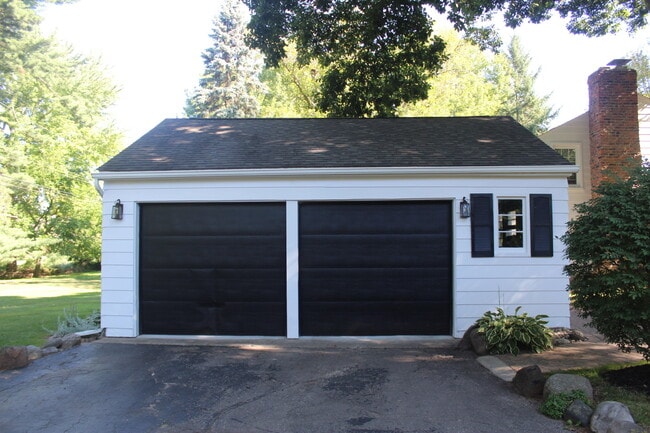 Building Photo - 275 Woodland Dr
