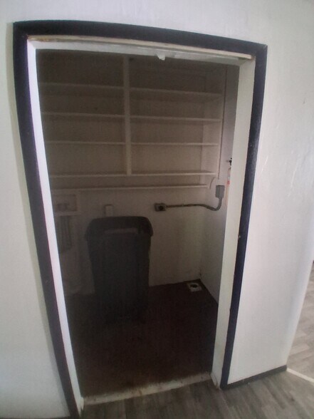Building Photo - 11 B Ln