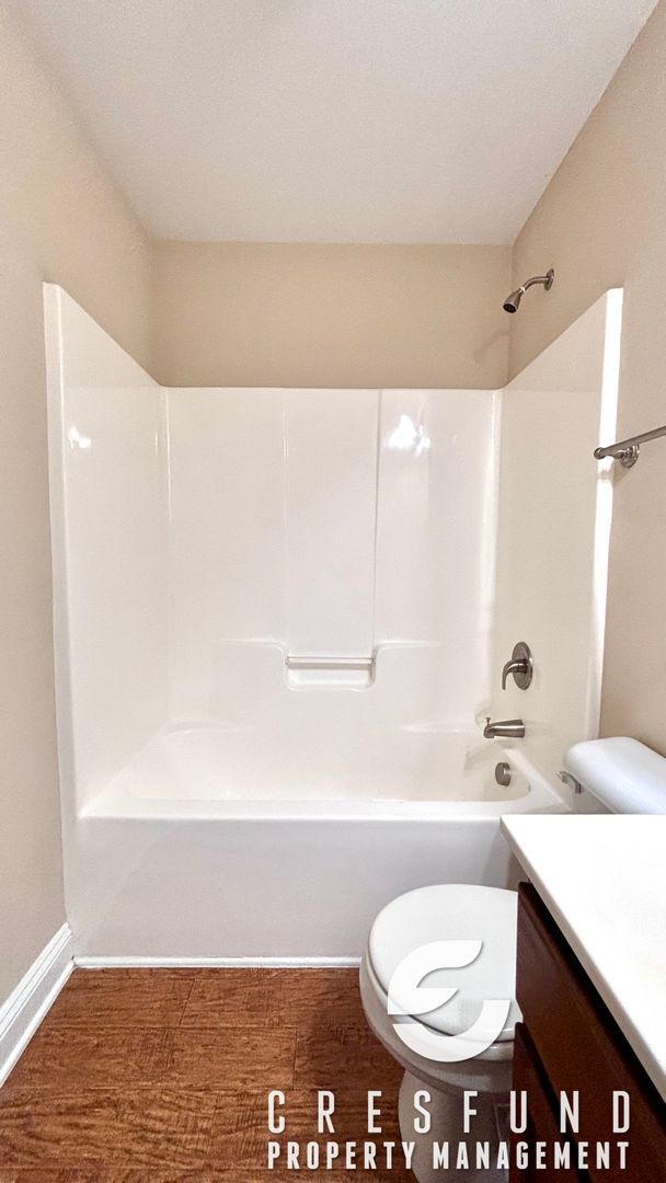 Building Photo - 2 BED, 2 BATH TOWNHOME WITH GARAGE AVAILABLE NOW!!!!!!!!!