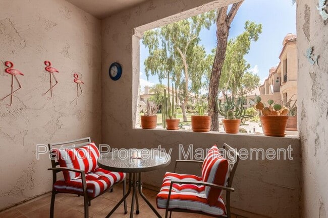 Building Photo - 9708-9708 E Vía Linda