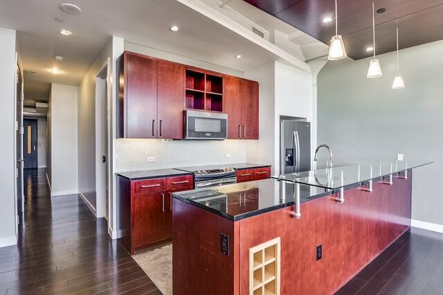 Building Photo - 2600 W 7th St