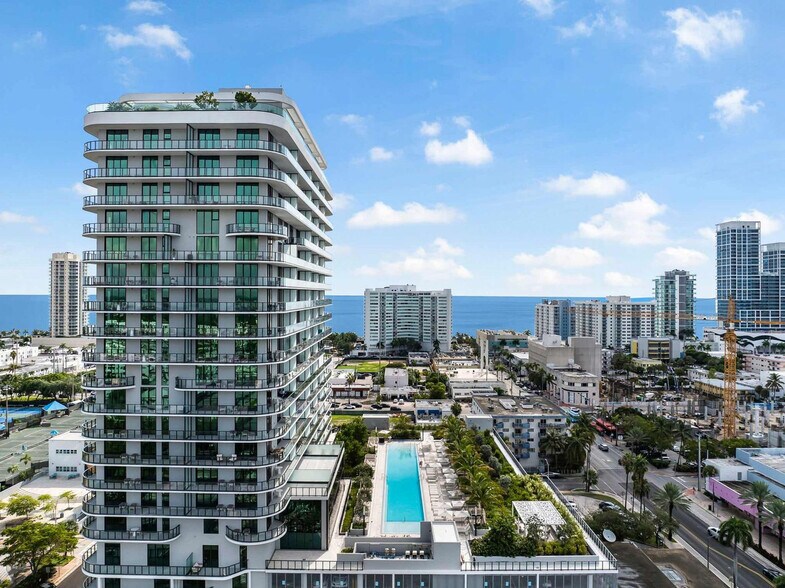 Building Photo - 7144 Byron Ave