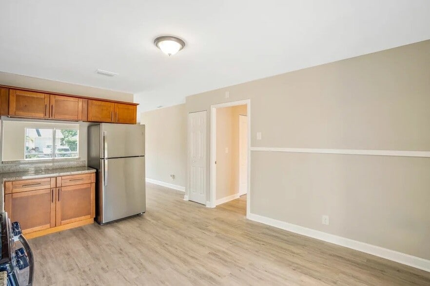 Building Photo - 6072 Lambeth Cir