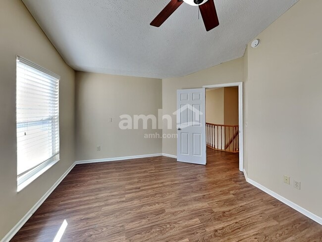 Building Photo - 12478 Thoroughbred Dr