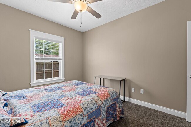 Building Photo - 5206 Robins Ct