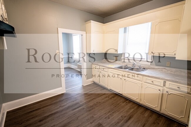 Building Photo - 614 Highland Ave