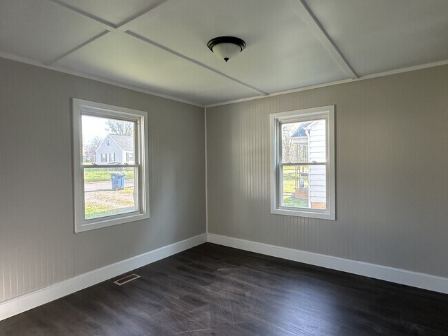 Building Photo - 331 W Bingham St