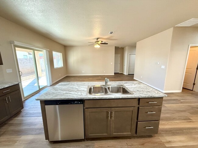 Building Photo - 3774 Meadowbrook Ln