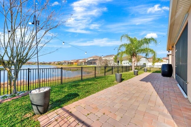 Building Photo - 915 Fountain Coin Loop