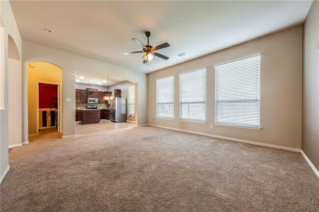 Building Photo - 2005 Santa barbara Ct