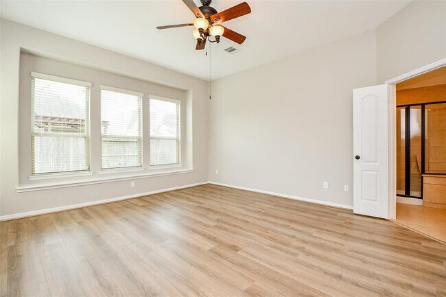 Building Photo - 15219 Ashbrook Dove Ln