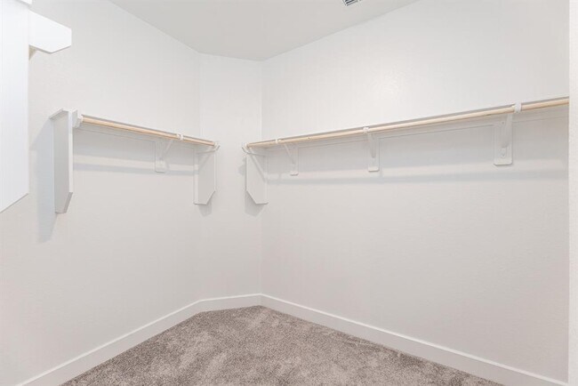 Building Photo - 21659 Lampeter River Ln