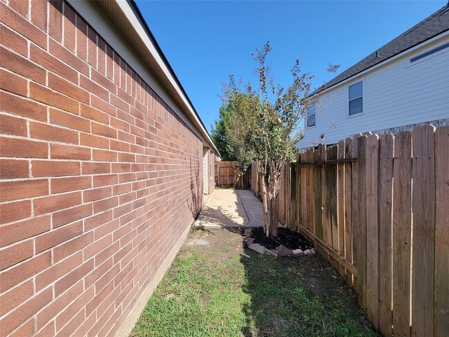 Building Photo - 19615 Mackinaw Isle Ct