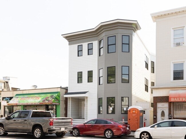 Building Photo - 625 Dorchester Ave