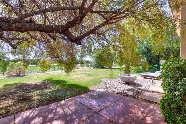 Building Photo - Beautiful Single-Story Residence in Premier Golf Course Community