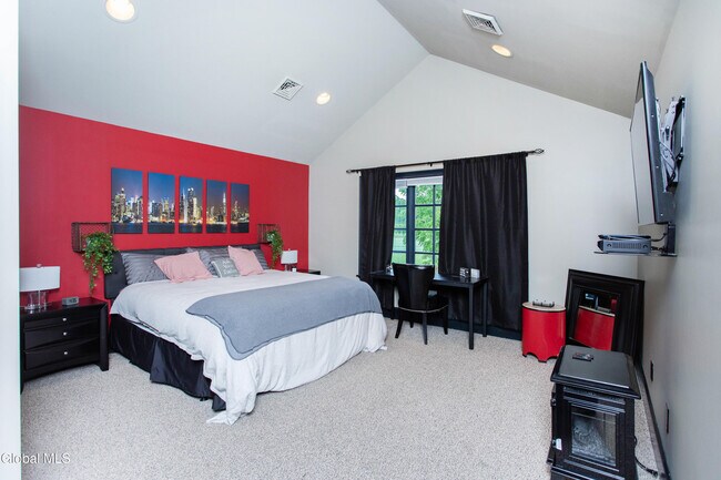 Building Photo - 106 Greenfield Ave