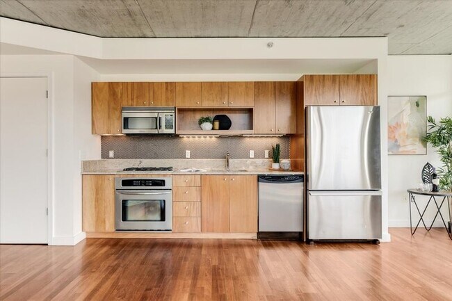 Building Photo - 1926 W Burnside St