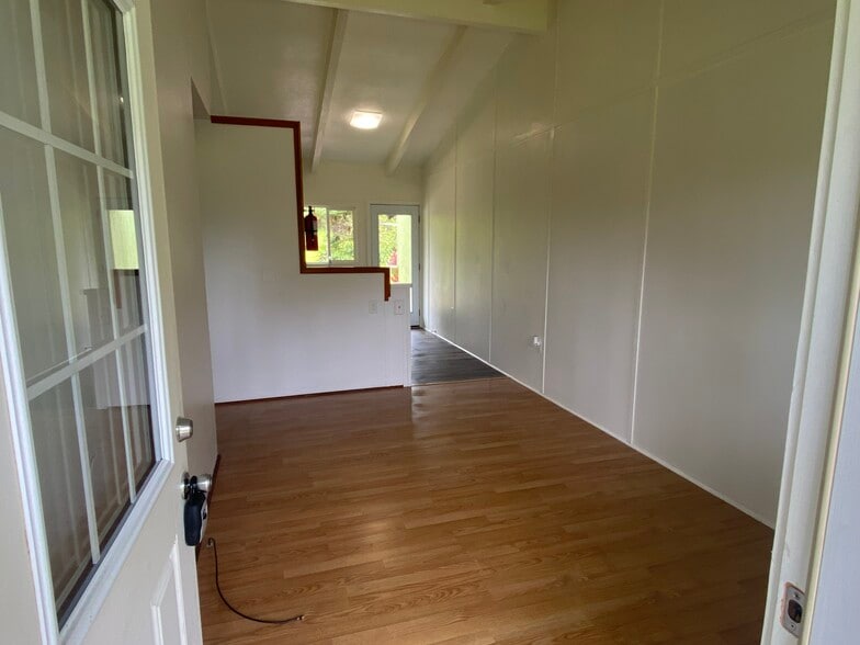 Building Photo - 18-4025 N Glenwood Rd