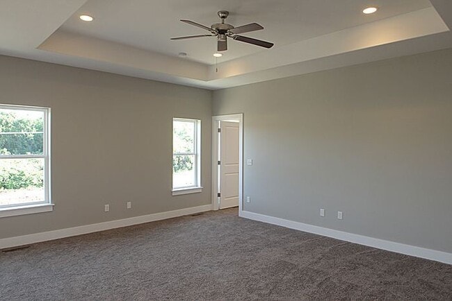 Building Photo - Easy access to Iowa City and beyond