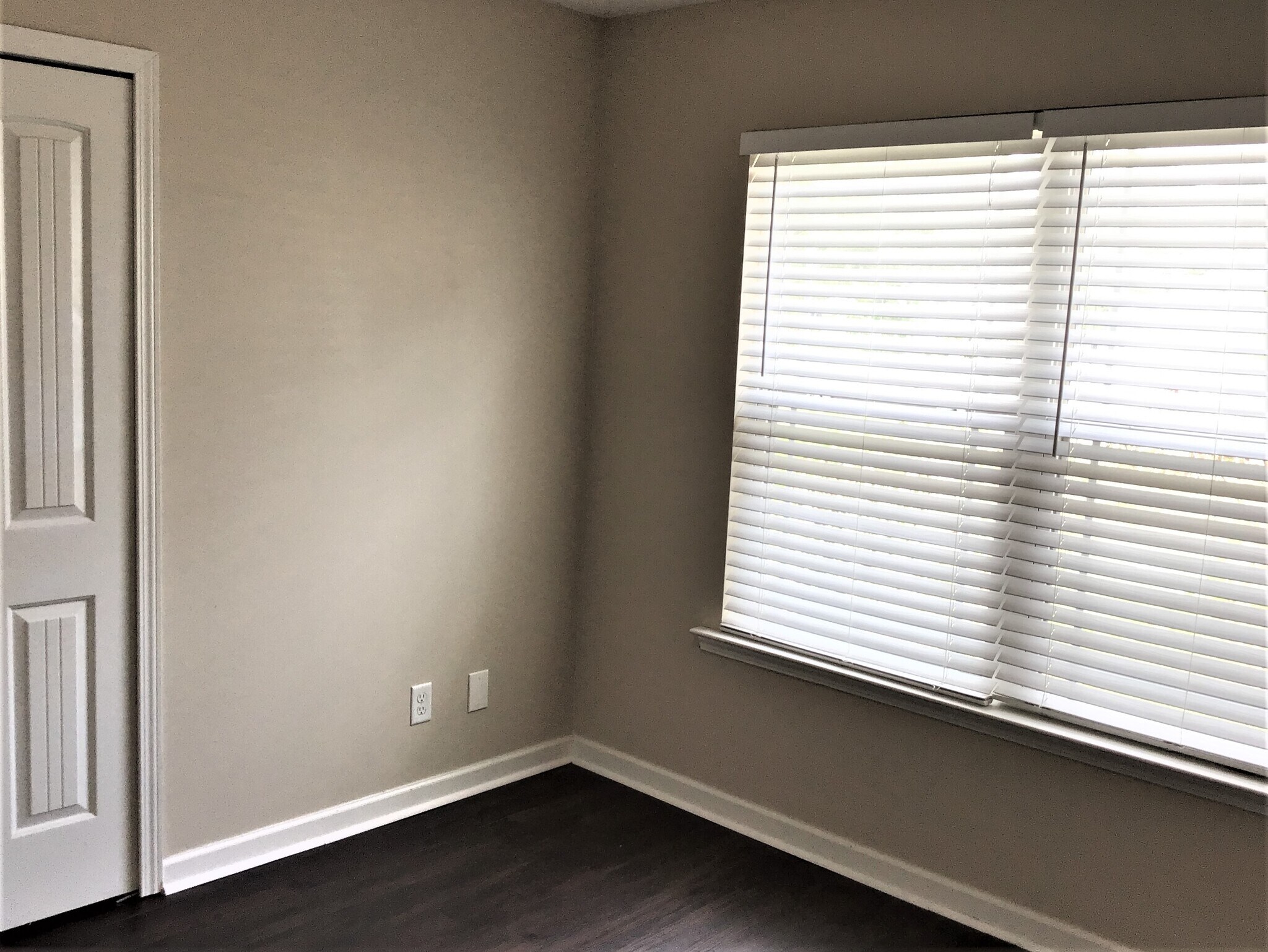 Building Photo - 108 Crooked Oaks Dr