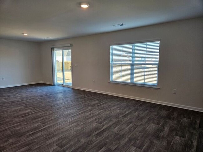 Building Photo - 122 Shumard Ct