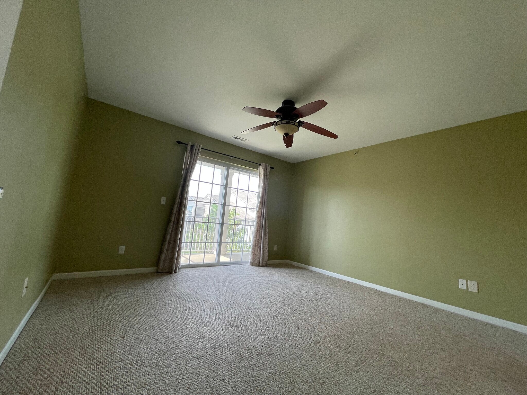 Building Photo - 10102 W Midway Ct