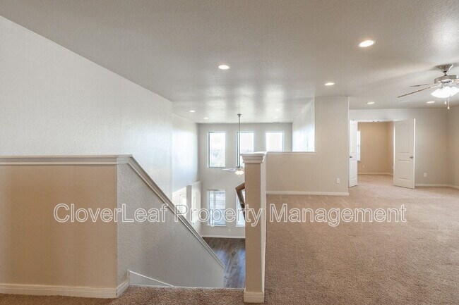 Building Photo - 5167 Top Ridge Ln