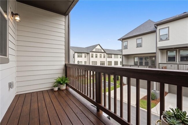 Building Photo - 2438 Figaro Dr