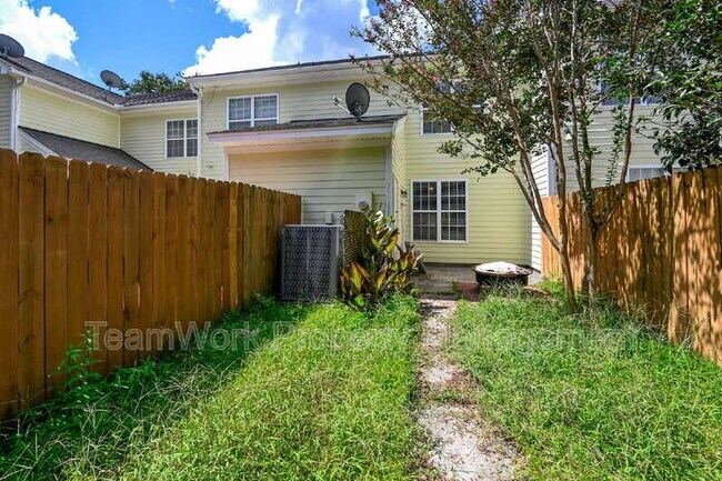 Building Photo - 2936 Sugarberry Ln