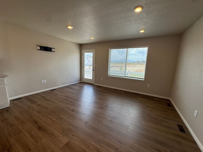 Building Photo - Modern 3-Level Home with Dual Balconies, Open Floor Plan & Bonus Flex Space