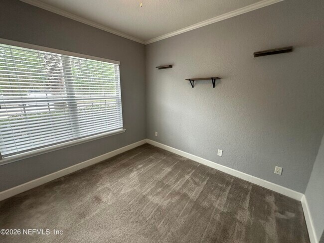 Building Photo - 1827 Lago Del Sur Drive