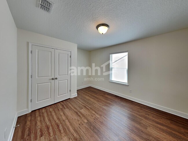 Building Photo - 3066 Creek Village Ln