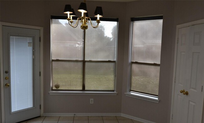 Building Photo - 22755 Cascade Springs Dr