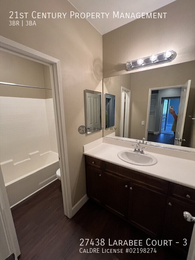 Building Photo - 27438 Larabee Ct
