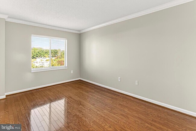 Building Photo - 2151 Jamieson Ave