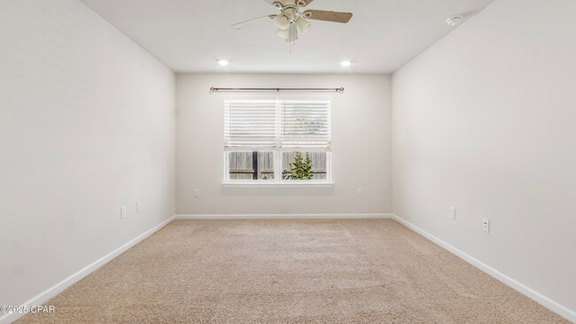 Building Photo - 4028 Silver Spur Rd