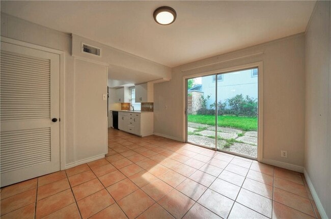 Building Photo - 2105 Rabb Rd