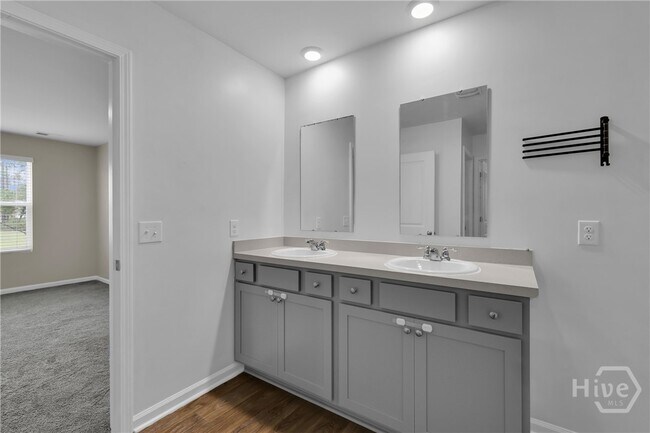 Building Photo - 233 Caribbean Village Dr