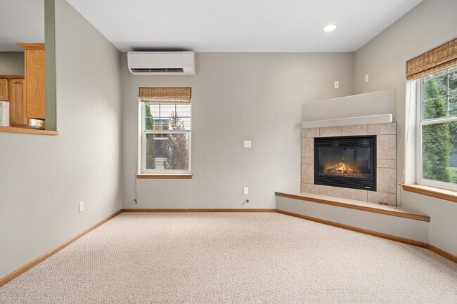 Building Photo - Detached Townhome in Kingston Meadows Community