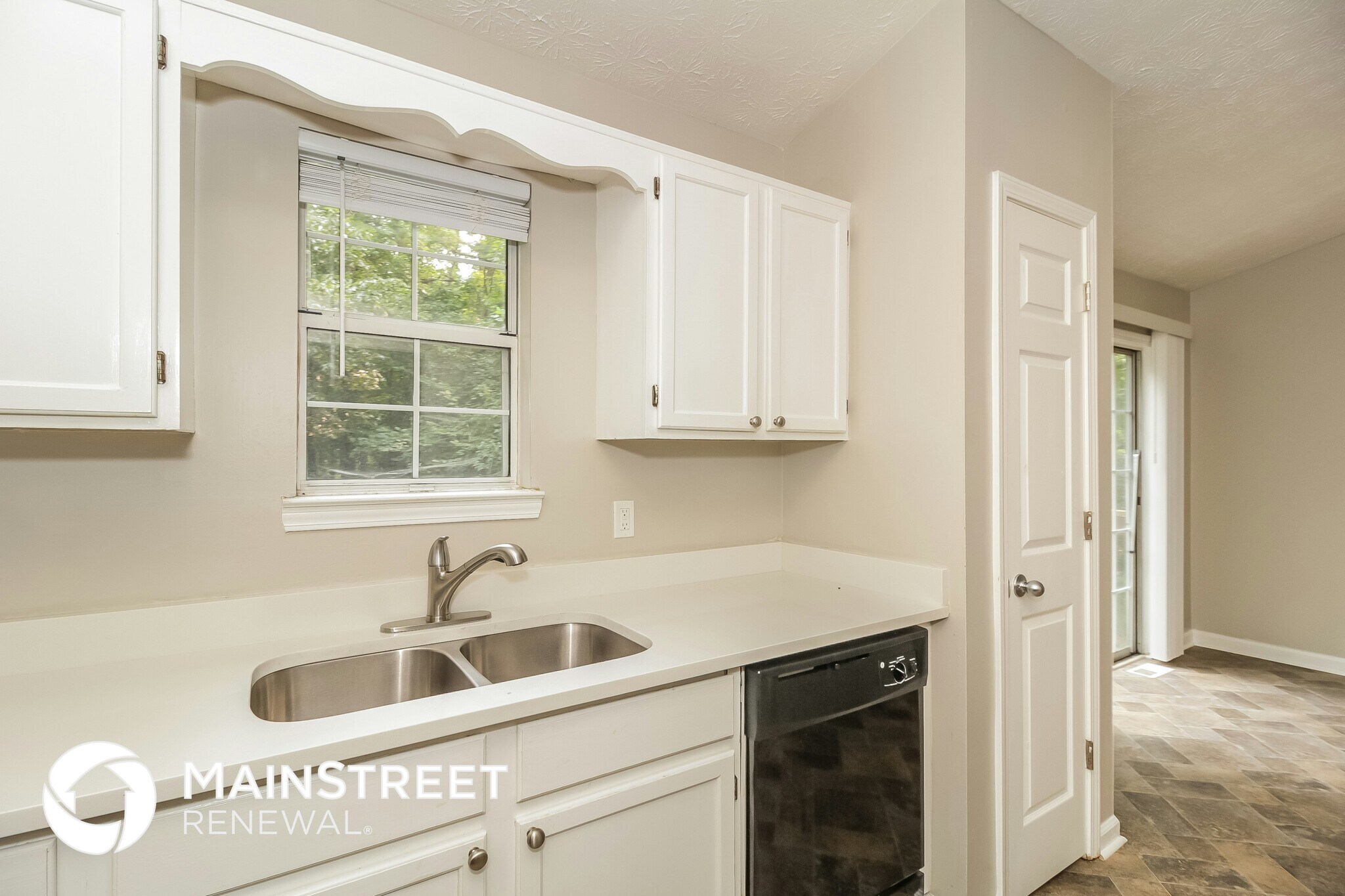 Building Photo - 124 Emerald Pines Dr