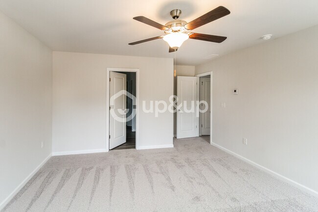 Building Photo - Fantastic 4bd/2.5ba home! Let yourself in!